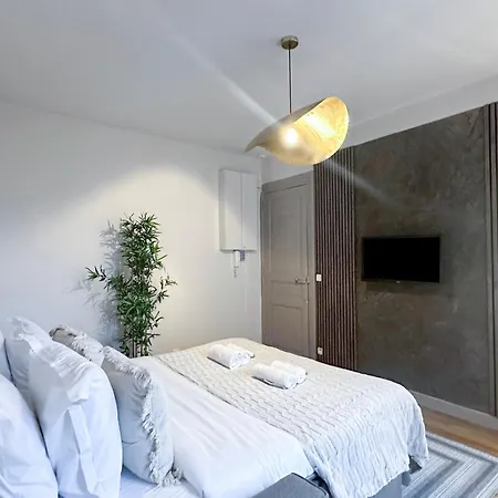 Cozy Near The Sorbonne Apartment *