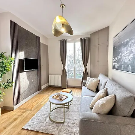 Cozy Near The Sorbonne Apartment