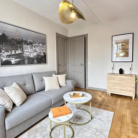 Cozy Near The Sorbonne Apartment